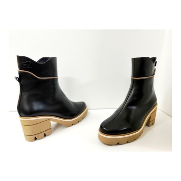 Botín Ezzio 55102 piel negra tacón 7 cm | Mujer