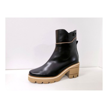 Botín Ezzio 55102 piel negra tacón 7 cm | Mujer
