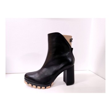 Botín Ezzio 55005 piel negra tacón 9 cm | Mujer