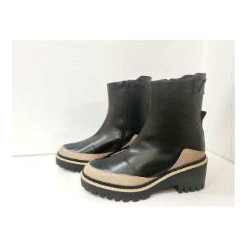 Botín Ezzio 55030 piel negro y taupe | Cuña 5 cm