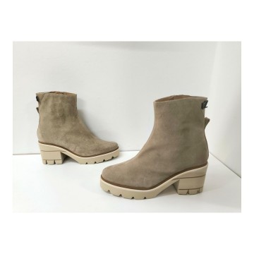 Botín Ezzio serraje beige | Tacón 7 cm · Cremallera