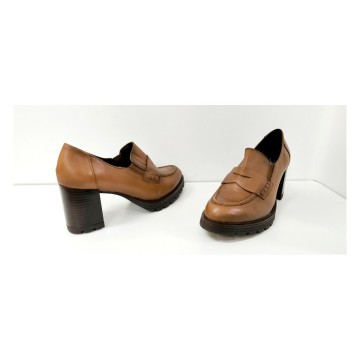 Zapato piel cuero Viguera 8358 | Tacón 7 cm