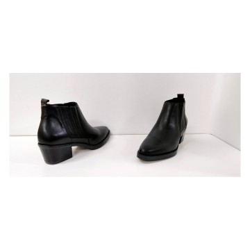 Botín cowboy piel negra Viguera 8020 | Tacón 5 cm