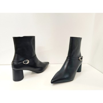 Botín Dansi 8125 Napa Negra con Hebilla | Tacón 6 cm