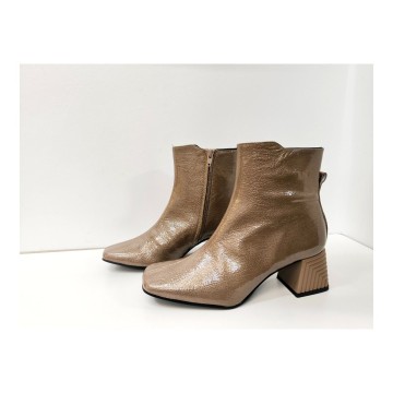 Dibia 55652 Botín Charol Taupe Tacón 6 cm