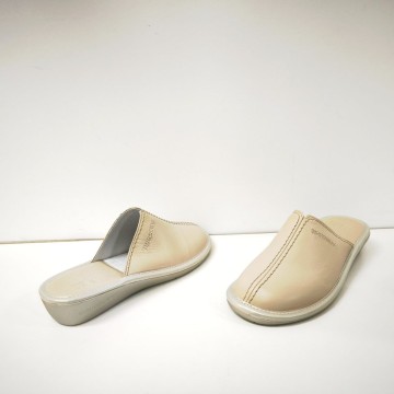 Nordikas 9327 Beige Mujer | Zapatilla Piel Cuña 2 cm