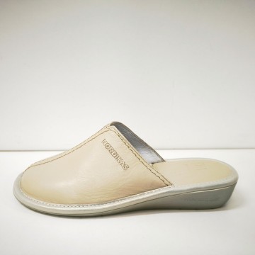 Nordikas 9327 Beige Mujer | Zapatilla Piel Cuña 2 cm