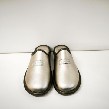 Nordikas 7399 Platino Mujer | Zapatilla Piel Metalizada