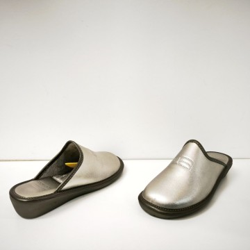 Nordikas 7399 Platino Mujer | Zapatilla Piel Metalizada