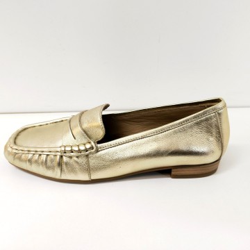 Mocasín Unisa Balta metalizado platino cómodo | Josefina Cerrato