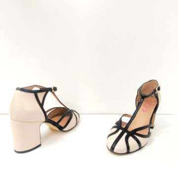 Sandalia Miuxa Wind piel nude y negro tacón 7 cm | Josefina Cerrato