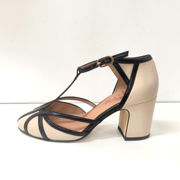 Sandalia Miuxa Wind piel nude y negro tacón 7 cm | Josefina Cerrato